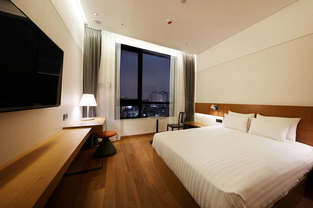 Standard Hotel Сеул Экстерьер фото