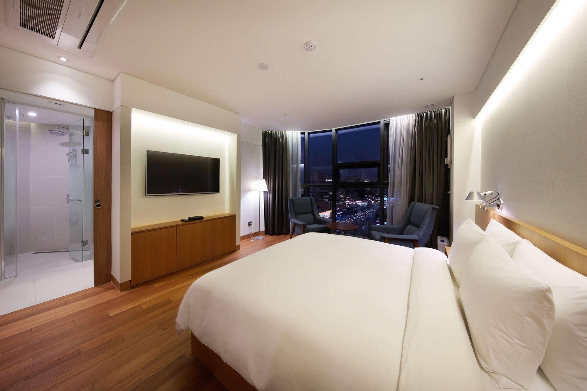 Standard Hotel Сеул Экстерьер фото
