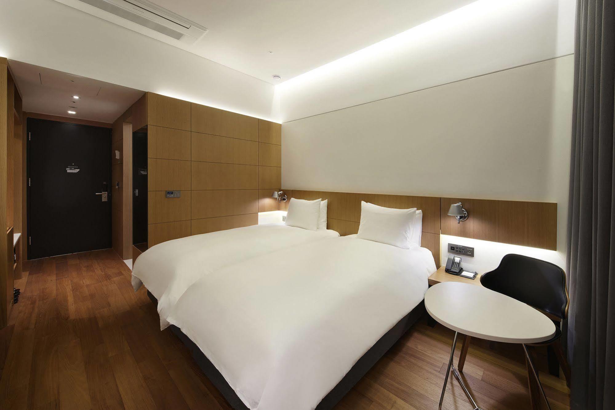 Standard Hotel Сеул Экстерьер фото