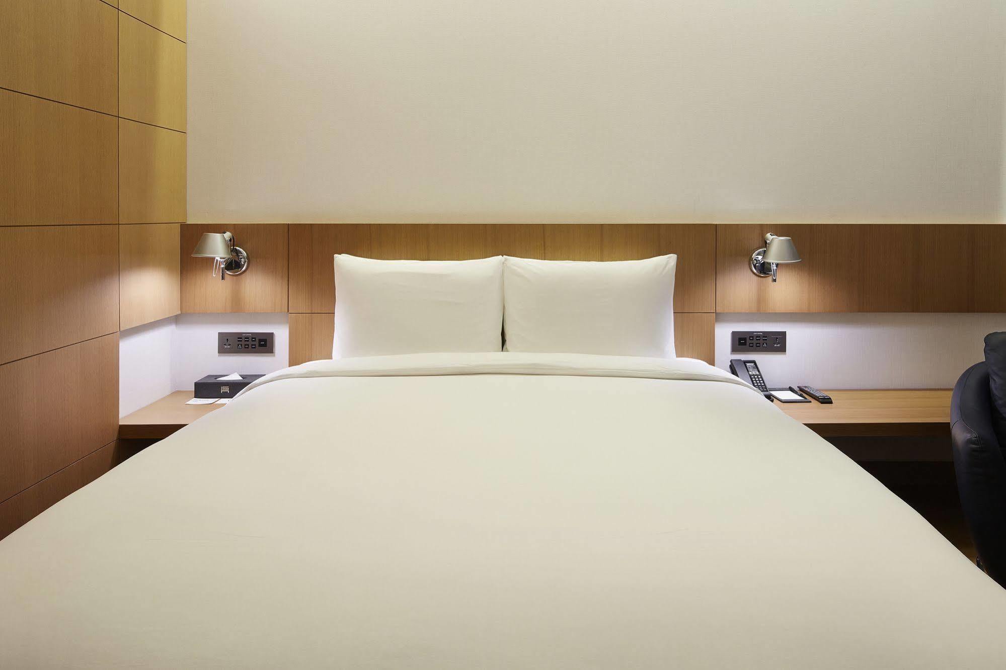 Standard Hotel Сеул Экстерьер фото