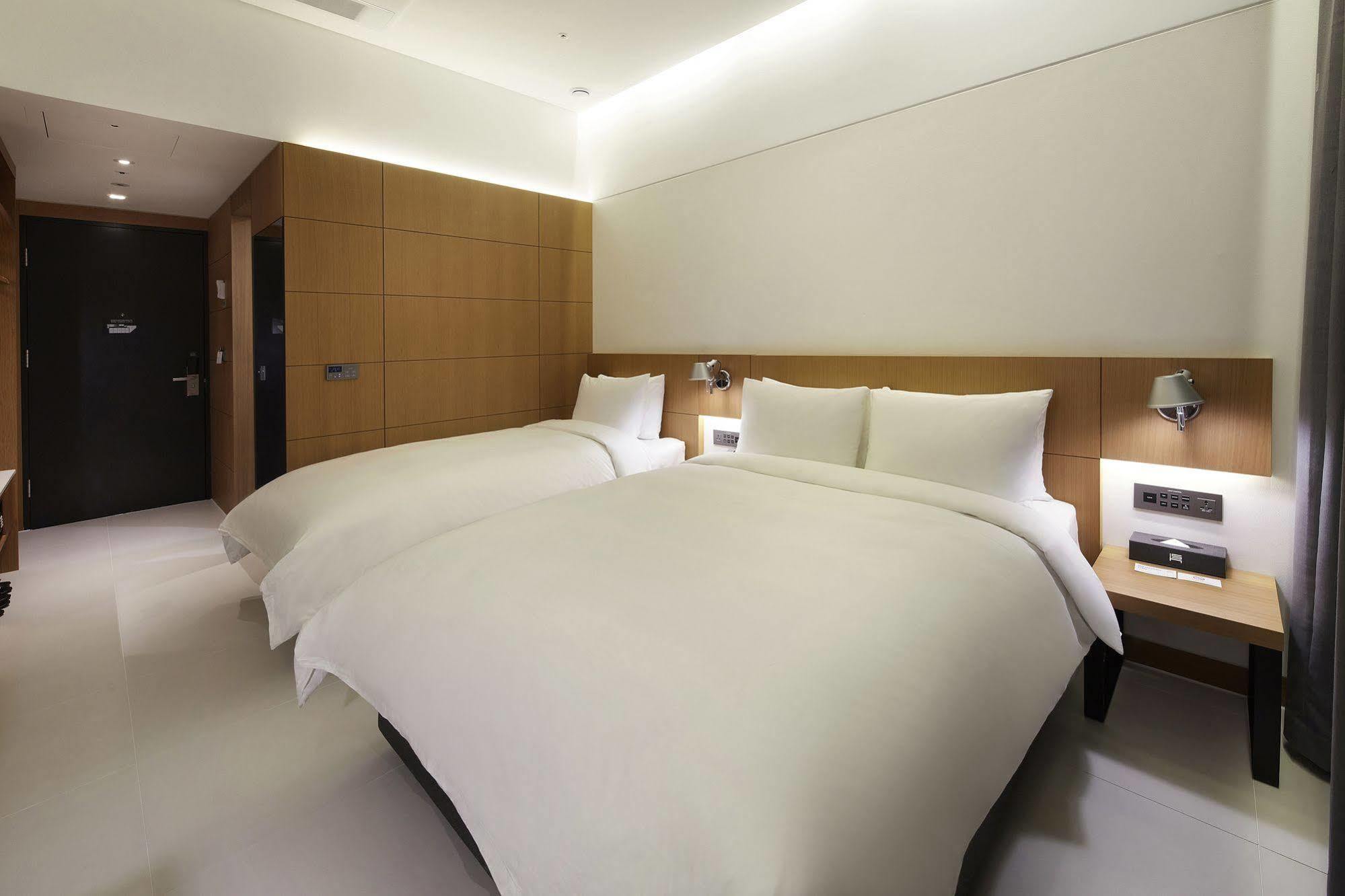 Standard Hotel Сеул Экстерьер фото
