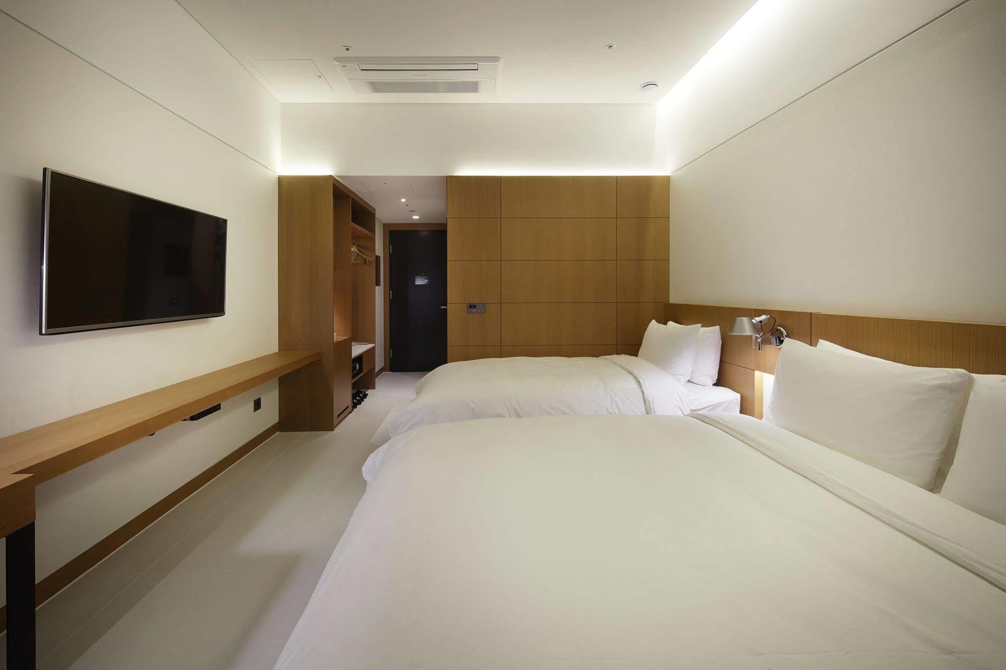Standard Hotel Сеул Экстерьер фото